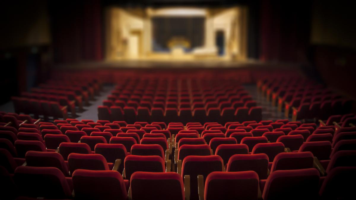 teatru-istock.jpg