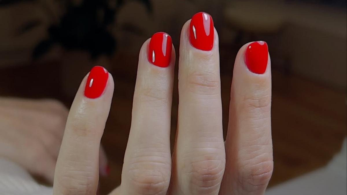 Manichiură realizată de Ema Elekes - Specialist OPi - 586687665_18334886251238679_3050403219809360509_n (002)