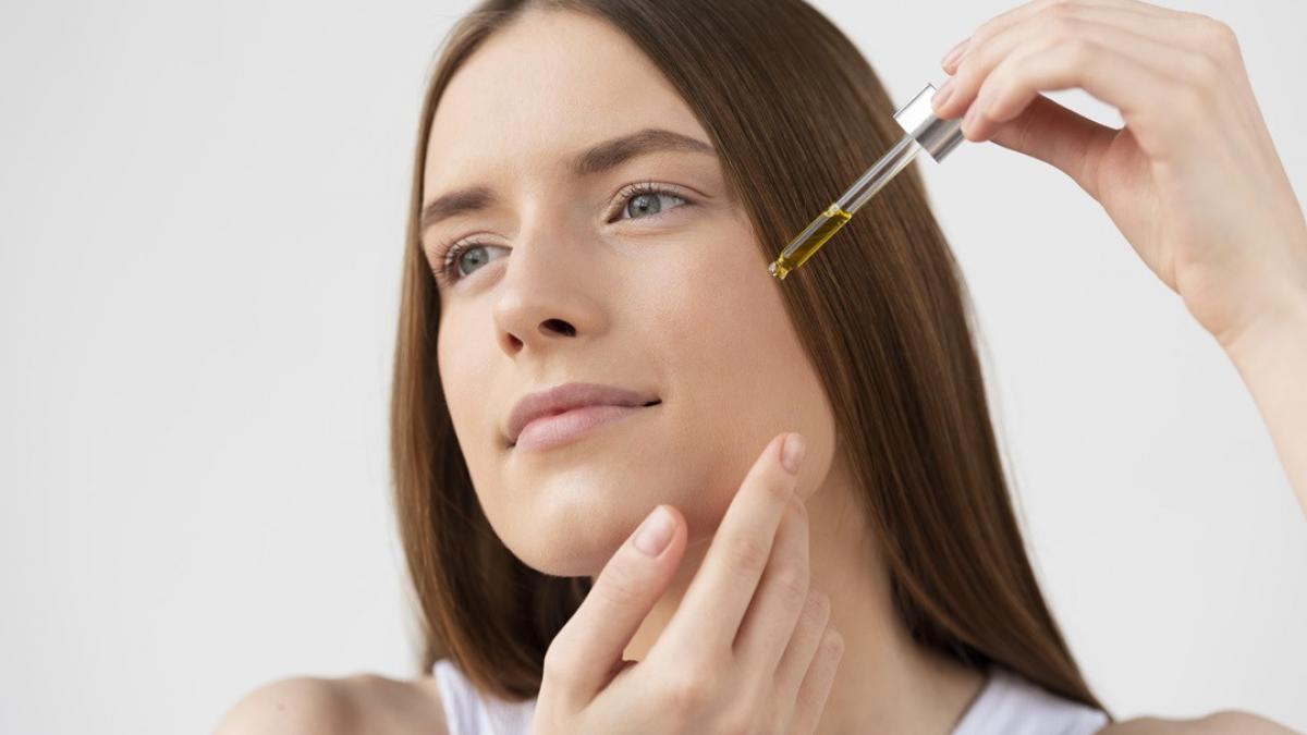 Retinol vs. bakuchiol