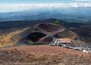 cel mai activ vulcan din europa ridica noi semne de intrebare ce au descoperit cercetatorii