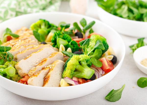 cea mai buna dieta a anului 2025 a castigat aurul pentru asigurarea starii de bine si prevenirea bolilor