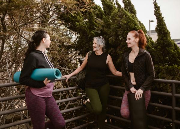 ce sa nu ti lipseasca in perimenopauza ghidul esential de plante si suplimente pentru femei