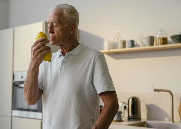 o descoperire surprinzatoare simturile influenteaza durata de viata