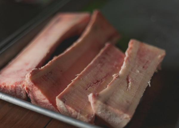 supa de oase vs carne care este mai nutritiva