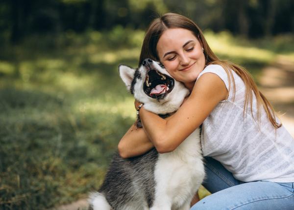 studiu 1 din 2 romani pune fericirea animalului de companie pe primul loc cand cumpara hrana