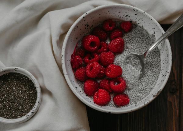 cum sa prepari budinca de chia o reteta revolutionara pentru micul dejun gustari si desert