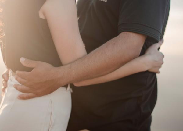 8 modalitati de a construi o conexiune emotionala mai puternica in cuplu