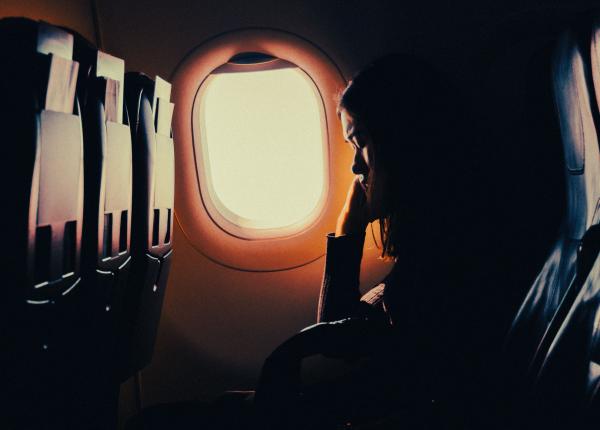 11 sfaturi sustinute de stiinta pentru a dormi mai bine in avion