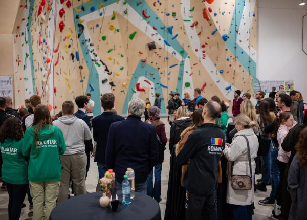 climb again a deschis oficial cea mai mare sala de catarat din iasi un centru pentru terapie sport si comunitate