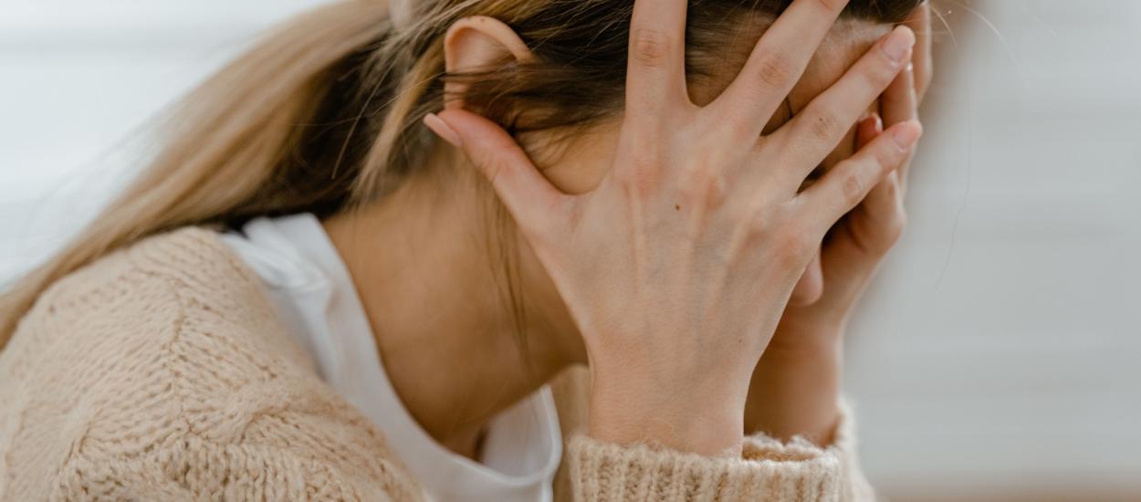 De ce apare senzația de lipsă de aer în anxietate? Cauze și soluții