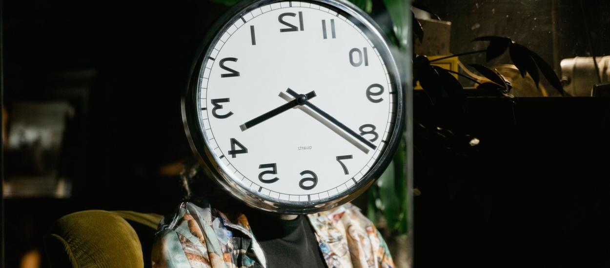 Ești mereu pe fugă și în întârziere? Explicația psihologilor te-ar putea surprinde