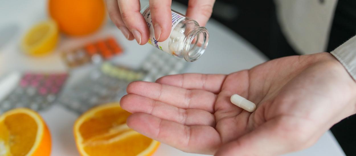 5 suplimente care pot susține un somn mai bun, pe lângă melatonină